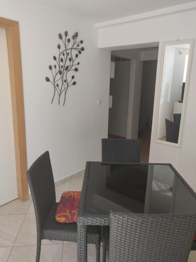 Letizia Apartment Banjole Exterior foto